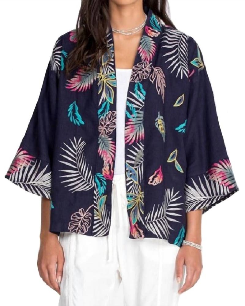 Front of a model wearing a size Large Kaluhi Linen Cropped Kimono in Deep Navy in Deep Navy by Johnny Was. | dia_product_style_image_id:336588